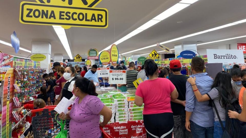  Por compras de pánico olvidan medidas preventivas en Monterrey