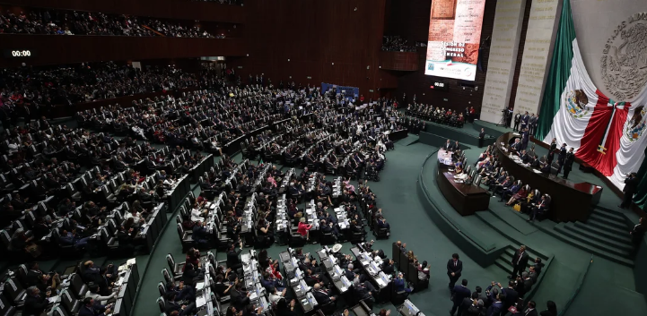  Senado obliga que empleadores permitan a sus trabajadores participar en revocación de mandato