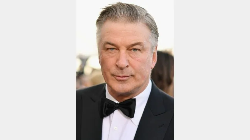  Alec Baldwin se somete a cirugía de cadera