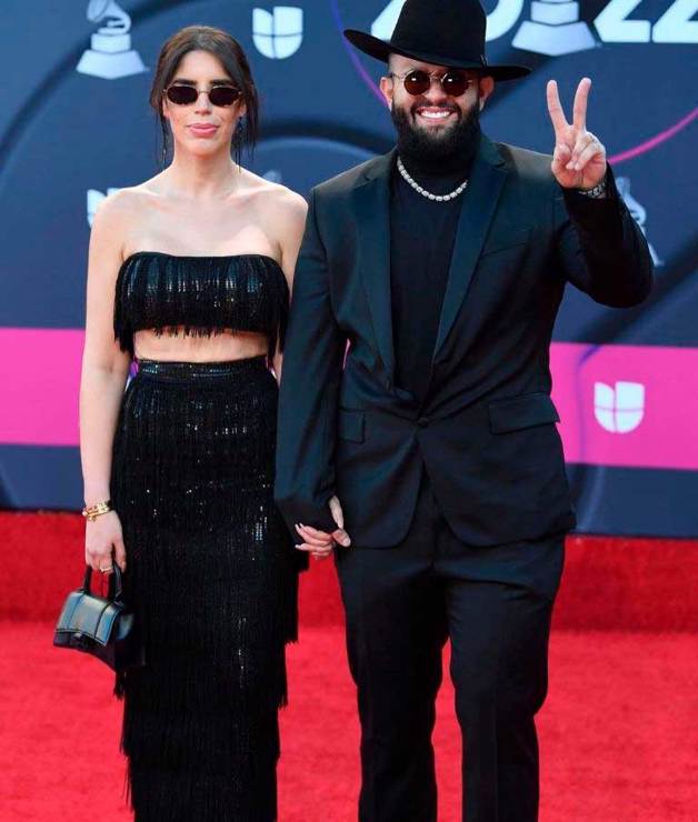  Carín León se divorcia a un año de su boda; entérate de los detalles