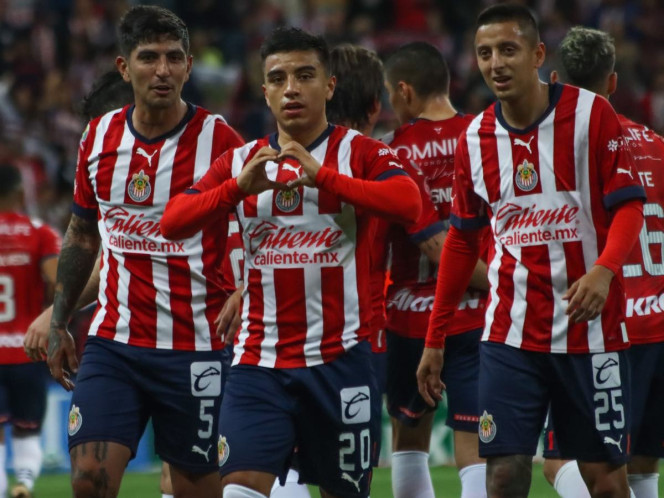  Chivas vence a Santos y se afianza en la parte alta de la tabla