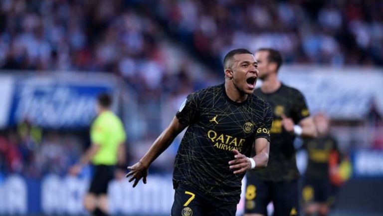  Kylian Mbappé y el gesto que tuvo con aficionada a la que golpeó con un balonazo