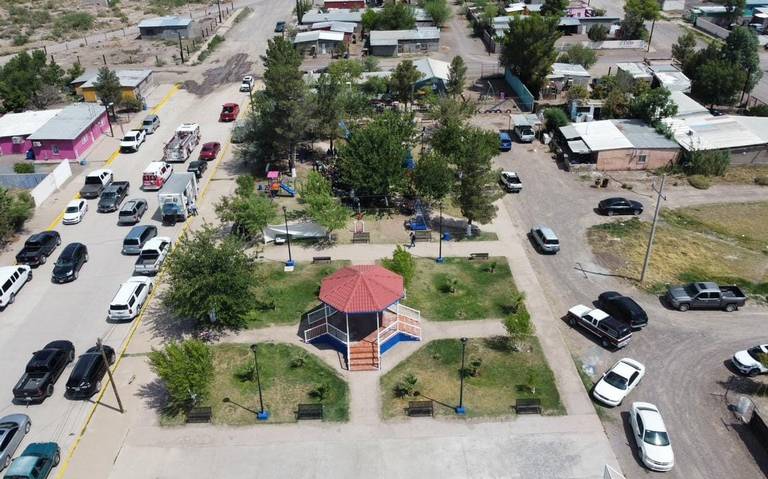  Presidente de Ahumada encabeza trabajos de remodelación en la Plaza de Don Roque