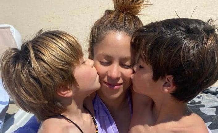  Shakira anuncia lanzamiento de nueva canción; se titula «Acróstico»