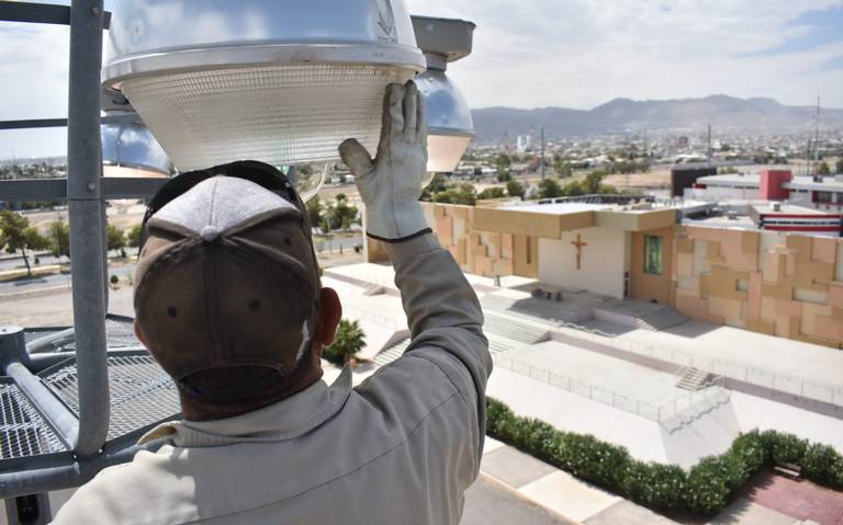  Han instalado más de 80 iluminarias en El Punto por fiestas patrias
