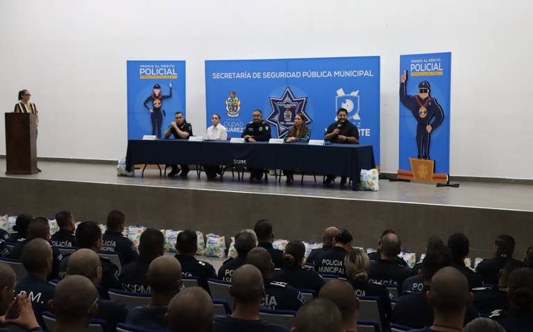  Policías Municipales destacados de agosto recibieron reconocimiento