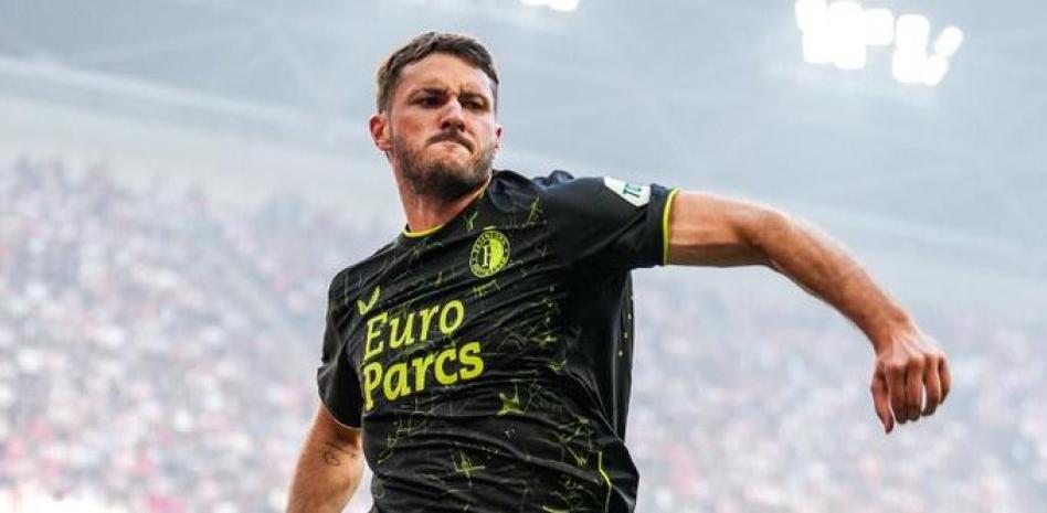  Santiago Giménez anota hat-trick con el Feyenoord