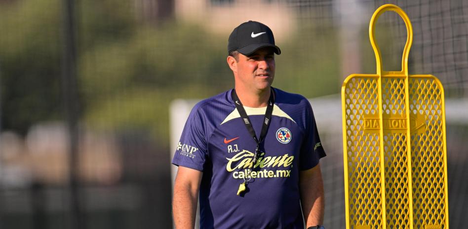  Viene el ‘Clásico Nacional’ y América se queda sin entrenador