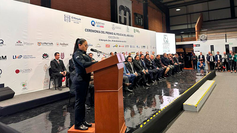  Querétaro: Arllet Santiago recibe el premio al Policía del Año 2023