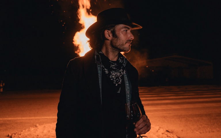  Aaron Díaz recorre 50 ciudades para mostrar lo mejor de México en documental Reconexión