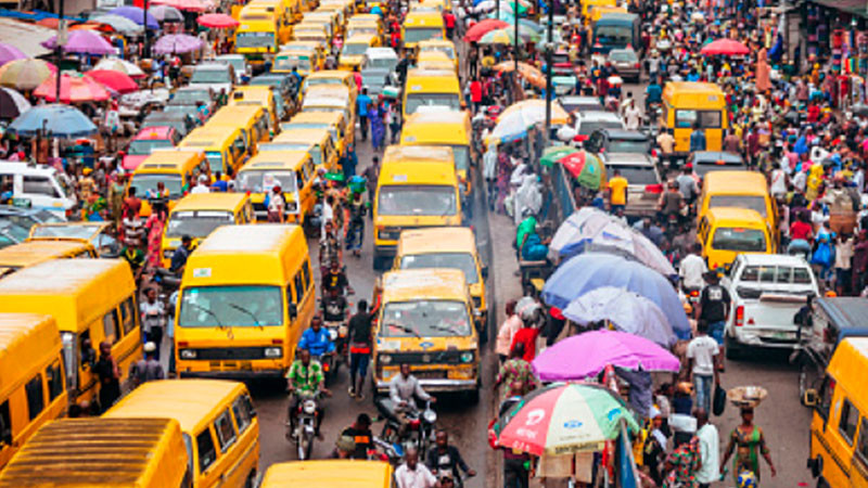  Hombres armados secuestran a 227 alumnos de una escuela en Nigeria