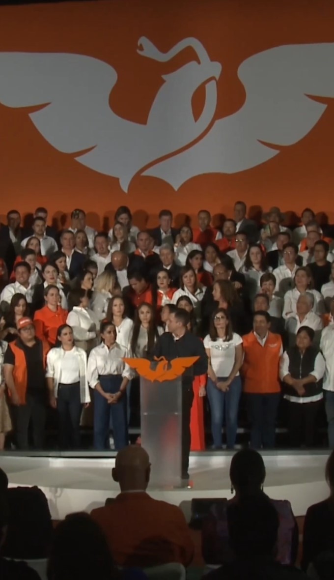  Enfrentando la falta de agua potable, el Movimiento Ciudadano proclama que el Futuro es Naranja, cargado de iniciativas para resolver el problema.