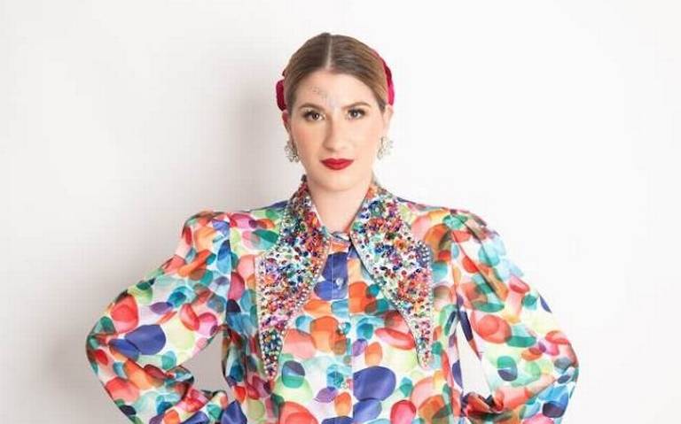  Nora González “La charra millennial” promociona el tema “El tren ya se fue”