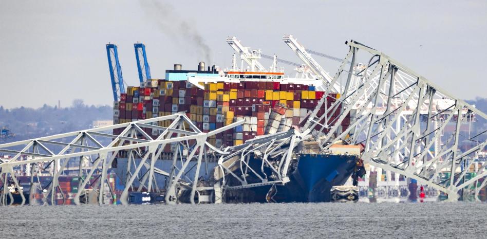  Seis desaparecidos tras el colapso del mayor puente de Baltimore tirado por un barco 