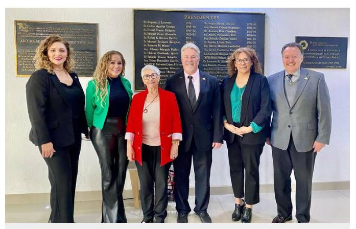  Se reúne Mark Roper con líderes de cámaras empresariales y autoridades de gobierno