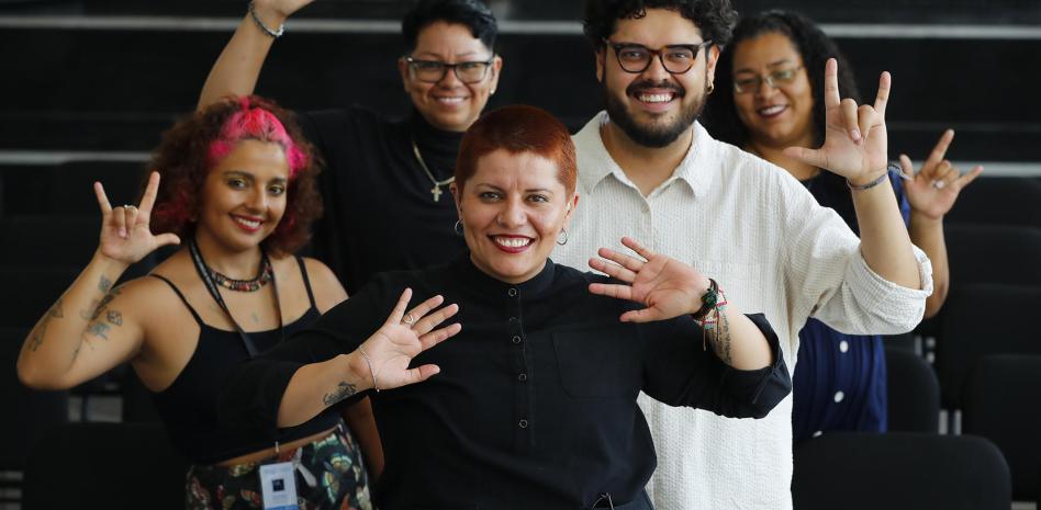  “El silencio de mis manos” muestra los retos que afrontan las personas sordas y LGBTI en México