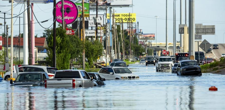  Paso de Beryl mantiene a más de un millón de personas sin electricidad en Houston