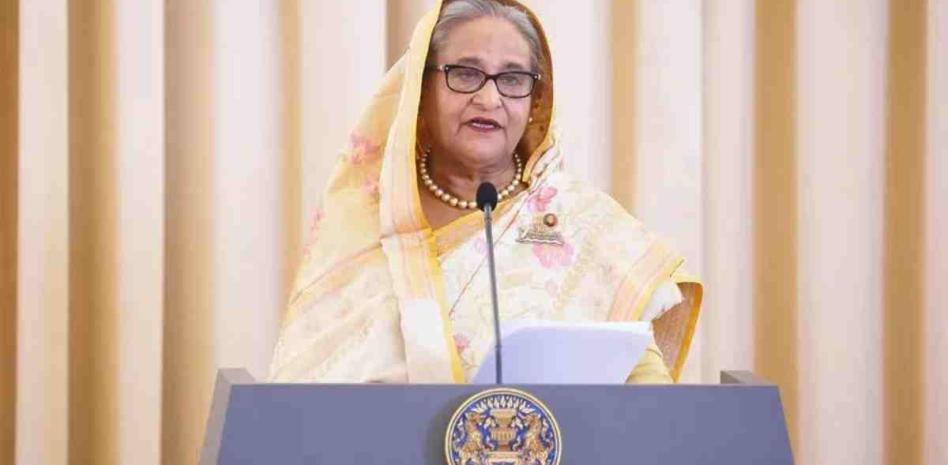  Protestas en Bangladesh obligan a exilio a la India de la Primera Ministra