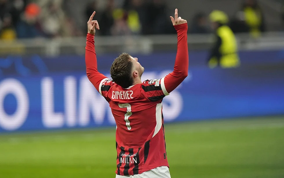  Se convierte Santi en máximo goleador mexicano en una edición de la Champions