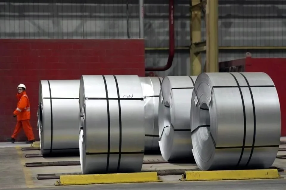  Plantea UE recortar 15% importaciones de acero por tarifas